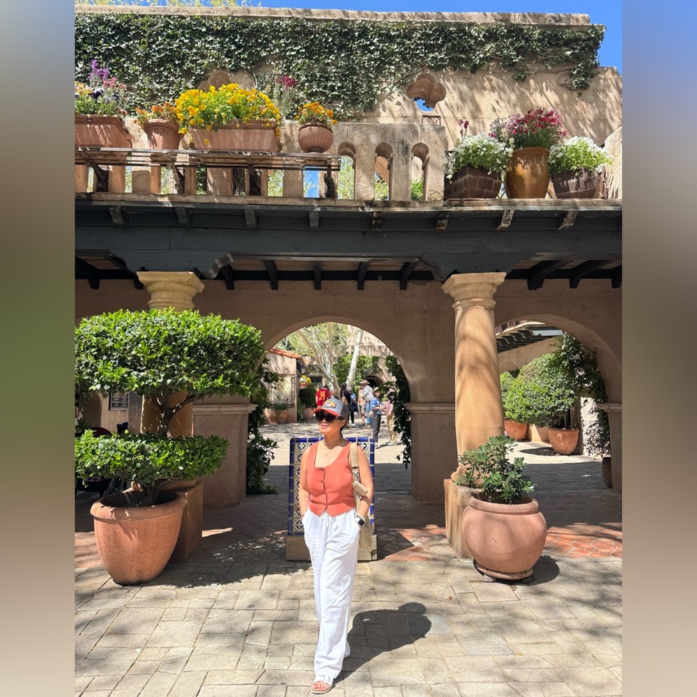 SHOPTHEFLORES IS LIVE!! 🥳 Hurry, Enter The Show 👉 - Picture 10 of 10
